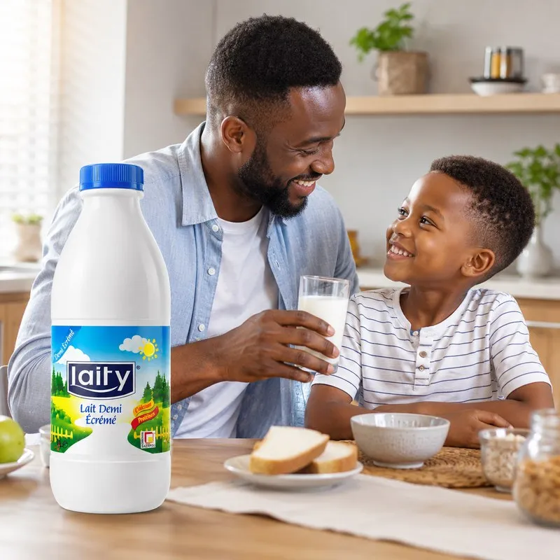 Publicité Laity : un père et son fils partagent un verre de lait Laity
