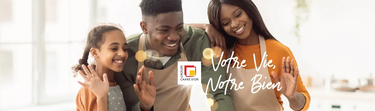 Visuel institutionnel « Votre vie, notre bien » : une famille ivoirienne réunie à la maison